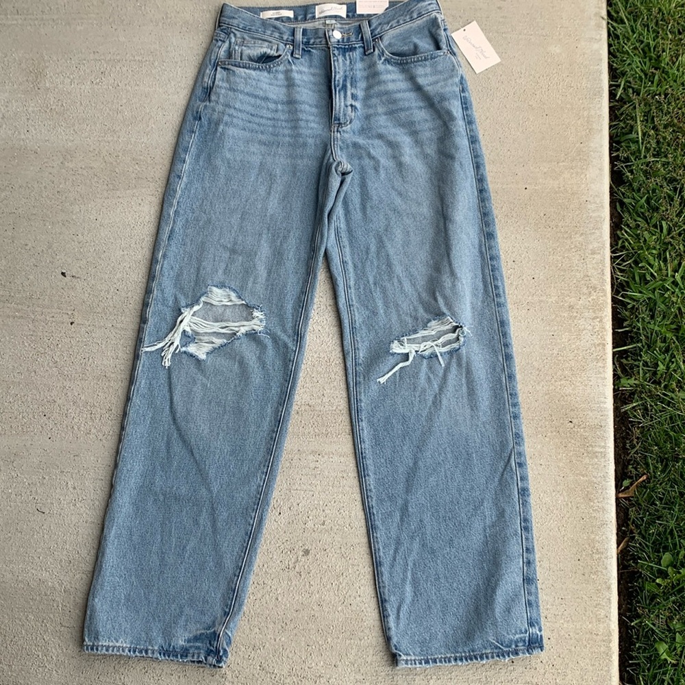 NWT! Universal Thread 90sBaggy Jeans Size 4